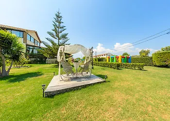 Amaryllis Hotel 4* Kalamákion